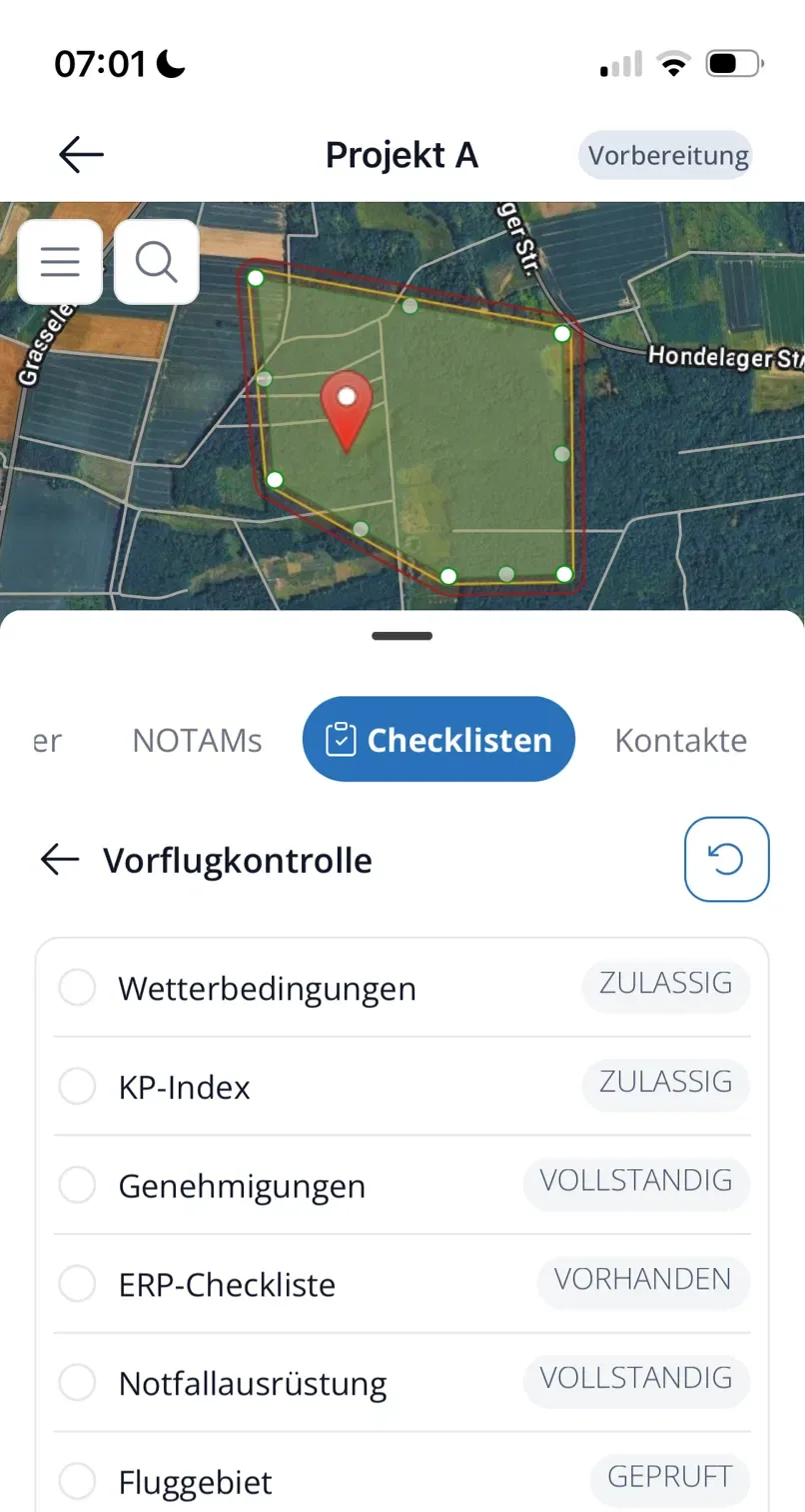 Digitale Vorflugkontrolle in der Dronesolut-App mit geprüften Statusangaben zu Wetter, Genehmigungen und Fluggebiet